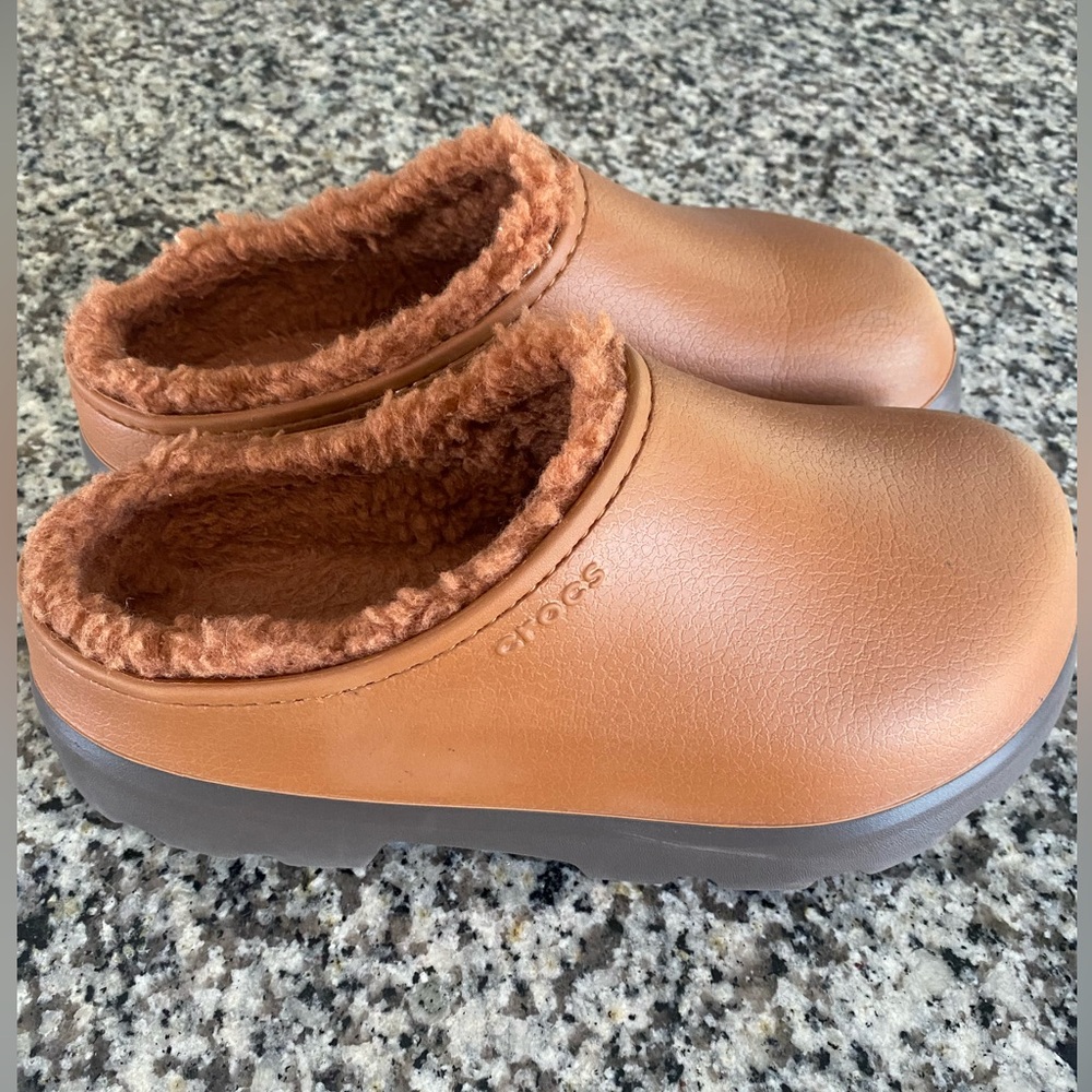 Crocs Dylan Lined Clog in Cognac